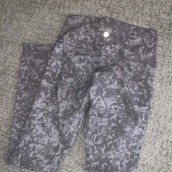 Lululemon Wunder Under 25” - Picture 2 of 3